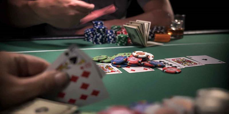 Poker là một trò chơi bài vô cùng phổ biến và được yêu thích hiện nay